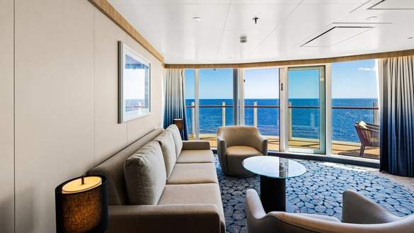 RCI UTOPIA Spacious AquaTheater Suite - 1 Bedroom.jpeg